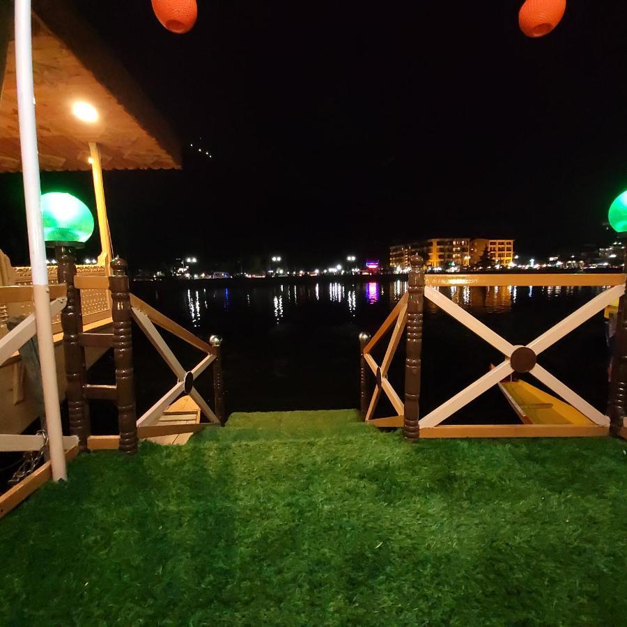 Tashkand Houseboat Сринагар Экстерьер фото
