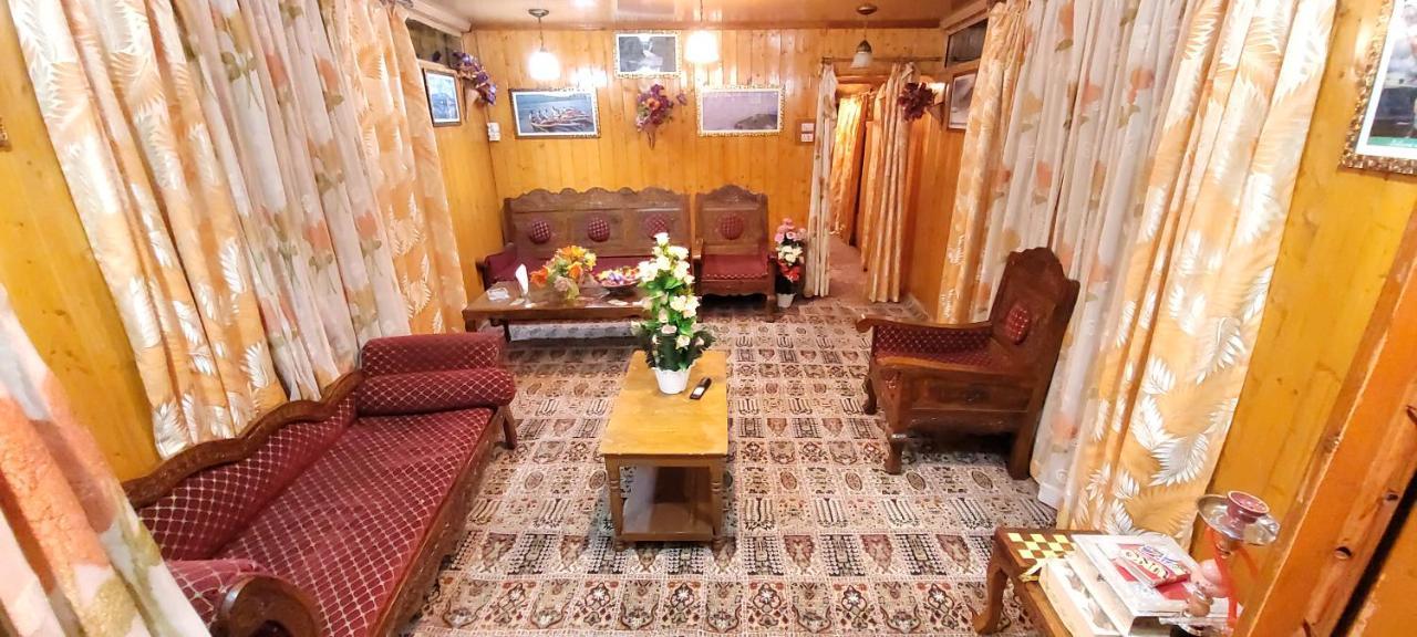 Tashkand Houseboat Сринагар Экстерьер фото
