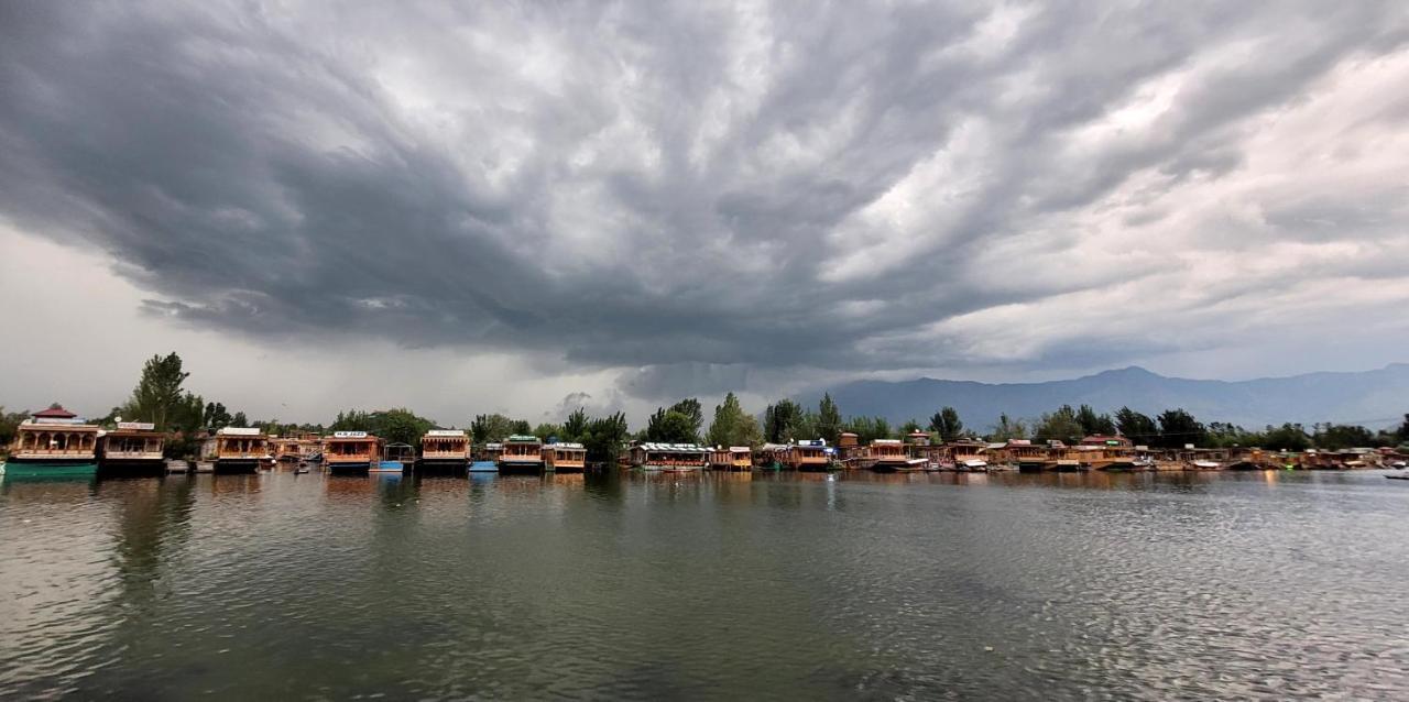 Tashkand Houseboat Сринагар Экстерьер фото