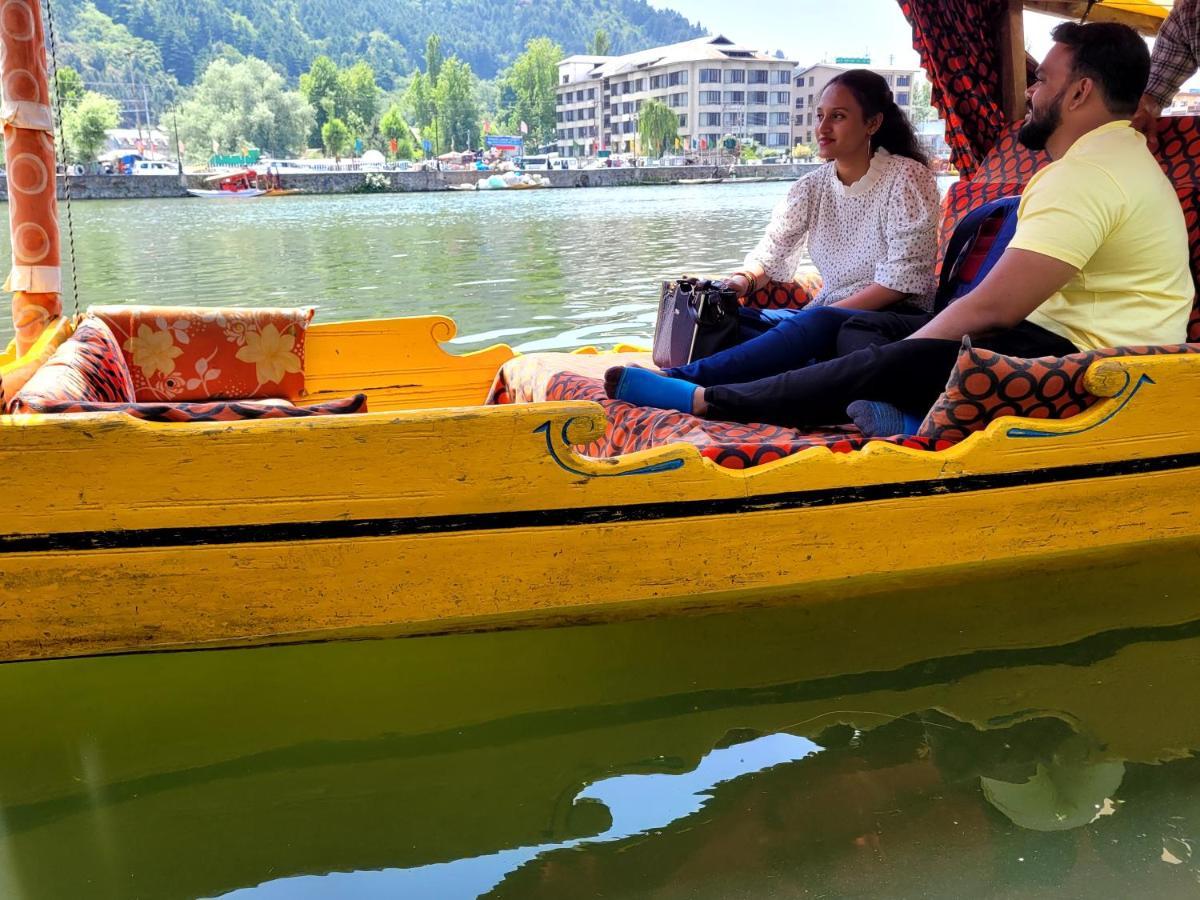 Tashkand Houseboat Сринагар Экстерьер фото